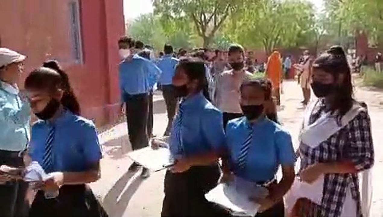आठवीं बोर्ड परीक्षा शुरू, पहले दिन 1356 विद्यार...
