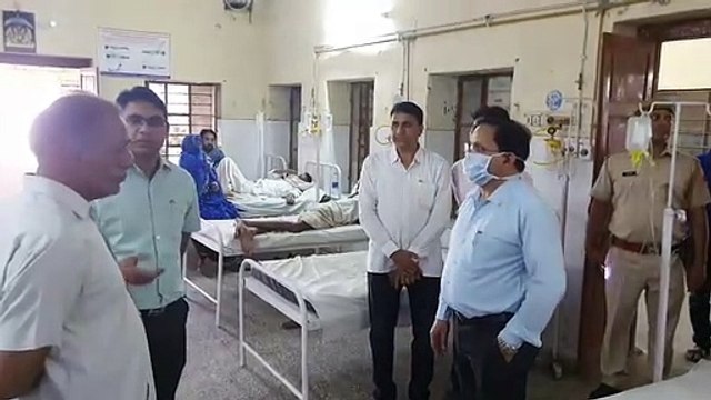 कलक्टर पहुंचे अस्पताल और रोगियों से पूछा दवाई-जांच में पैसे तो नहीं होते खर्च