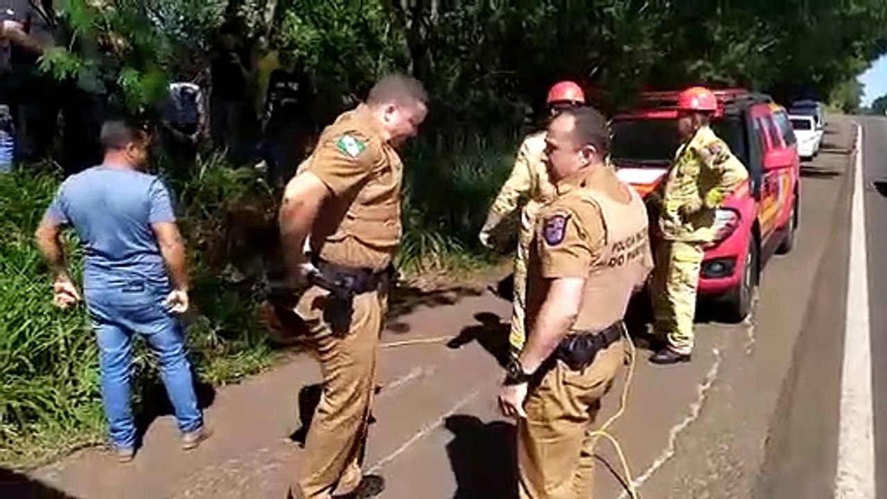 Momento da retirada do corpo