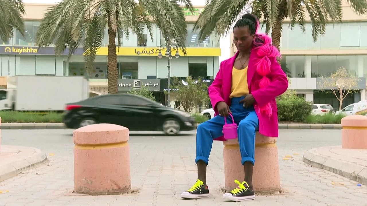 El modelo masculino que pone a prueba las normas de género en una Arabia Saudita cambiante