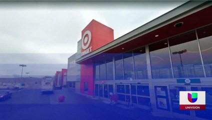 Hombre con hacha en tienda