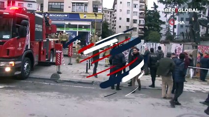 Son dakika İstanbul Kadıköy'de istinat duvarı çöktü! 5 katlı bina tahliye ediliyor