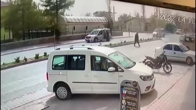 Hafif ticari aracın çarptığı çocuk yaralandı