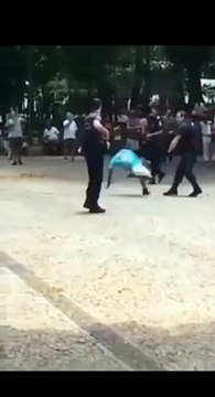 Quand tu regardes trop Naruto et que la police veut t'arrêter