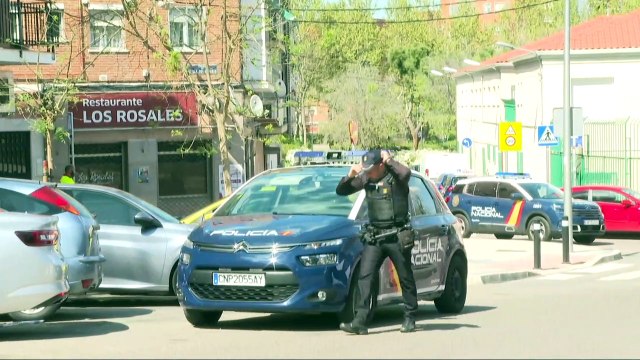 Una mujer mata a una vecina y muere al tirarse por la ventana de su casa en Carabanchel