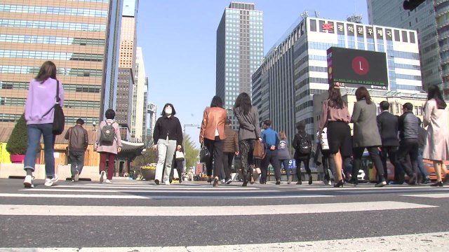 [날씨] 오늘 따뜻한 봄 날씨, 중서부 초미세먼지↑...곳곳 건조특보 / YTN