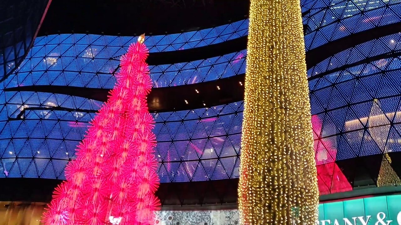 Beautiful Christmas Festival decorations in Orchard Road,Singapore,2020.