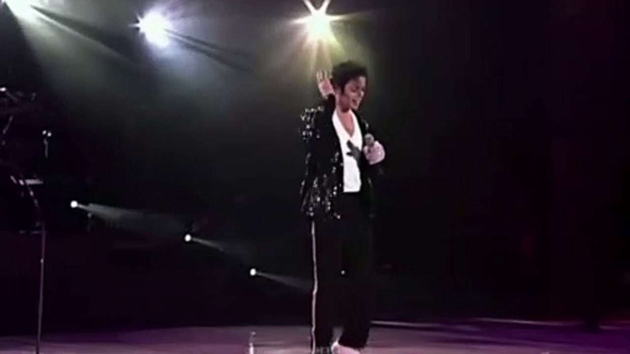 Michael Jackson(MoonwalkXSpinXKick)