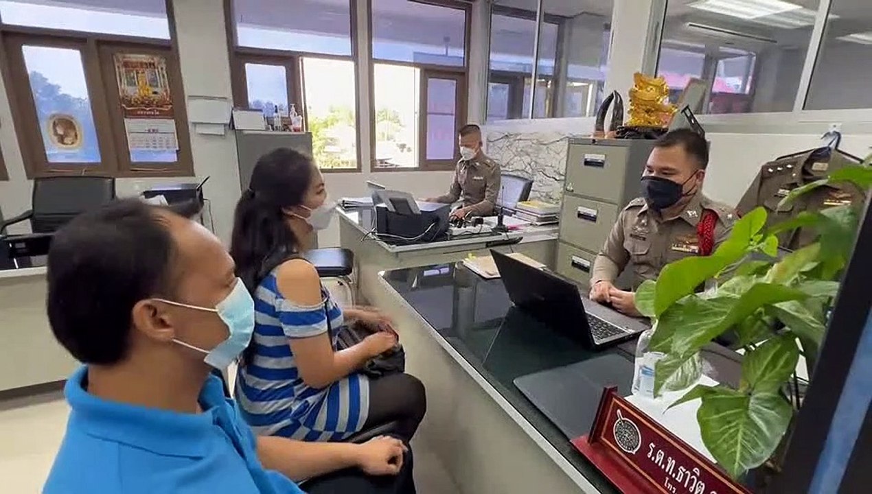 ศรีสะเกษ คืบหน้าเฒ่าอ้างเป็นตำรวจบอกรักจับมือสา...