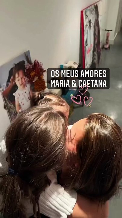 Cláudia Vieira com as filhas