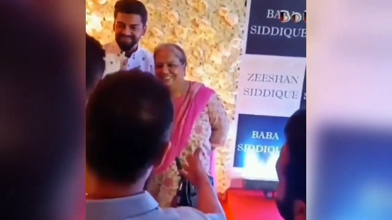 Salman Khan Embarrassing Moments with Fan at Baba Siddique Iftar Party 2022
