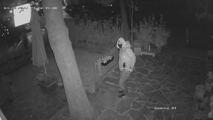 Sarıyer’de pideciden şemsiyeleri böyle çaldı