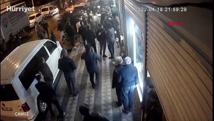 Sultangazi'de tekmeli yumruklu kavga kamerada