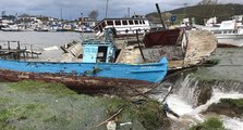 Baraj taştı, balıkçı barınakları ve tekneler zarar gördü