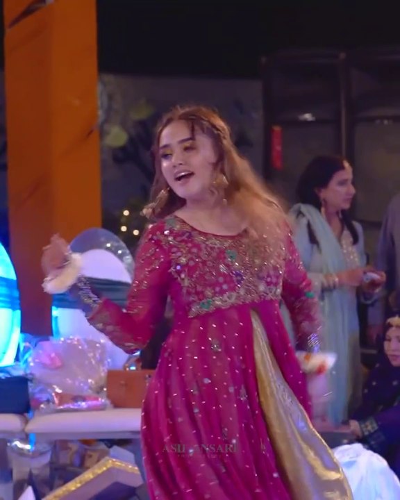 Best Mehndi Dance Performance