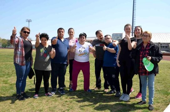 Salgında zor günler geçiren özel öğrenciler, sportif faaliyetlerle sosyal hayata katılıyor