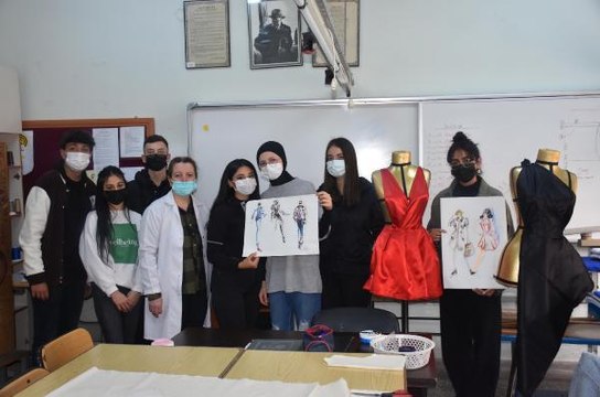 MESLEK LİSESİ ÖĞRENCİLERİNDEN İYİLİK ZİNCİRİ