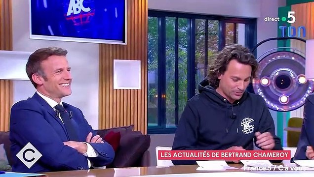 Emmanuel Macron chemise ouverte : le président réagit et confie ne pas avoir vraiment validé cette photo