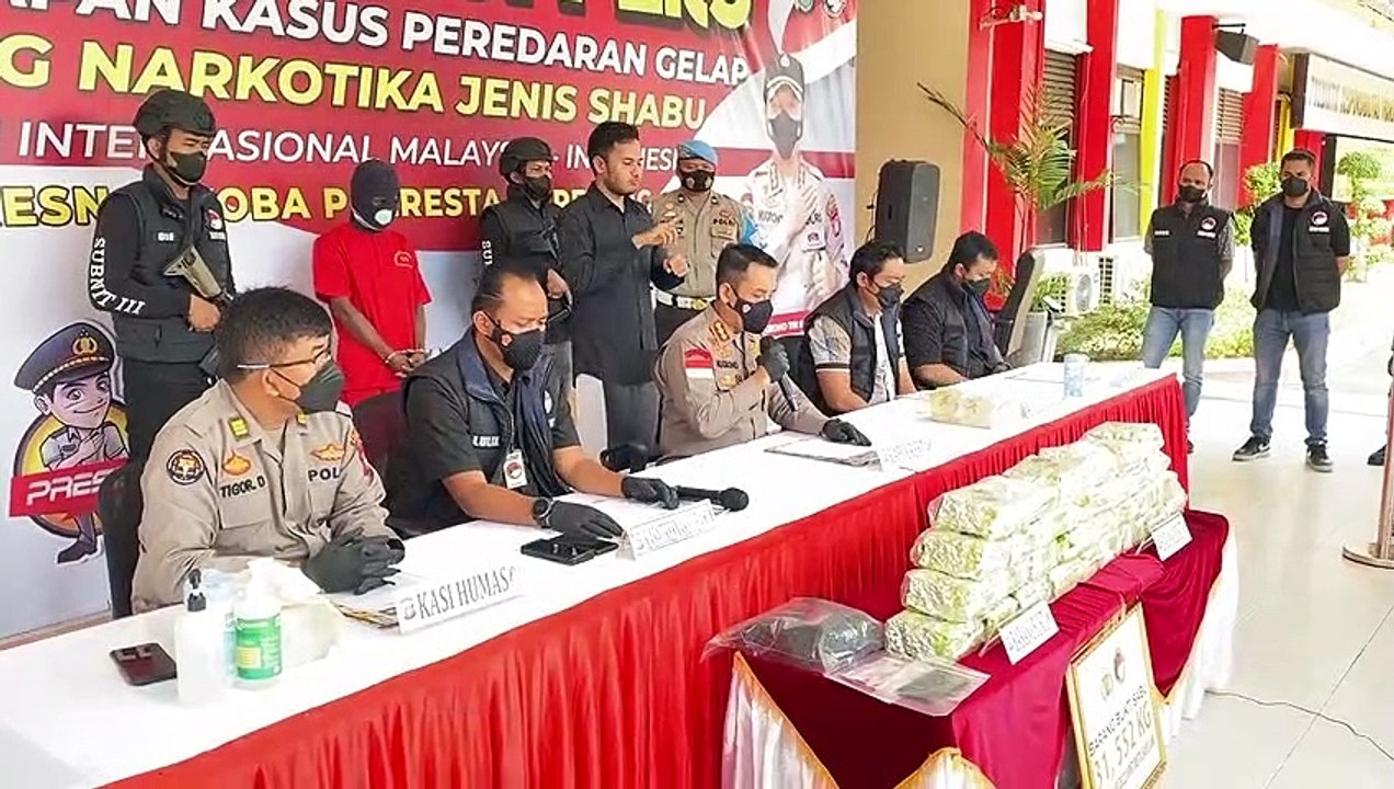 Kapolresta Barelang Gelar Konfrensi Pers Kasus TP Narkotika Jenis Sabu Jaringan Internasional