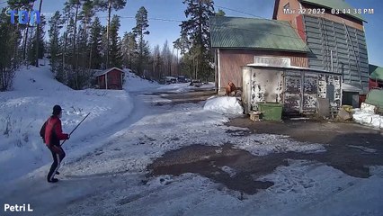 Explosion d'une poubelle en feu