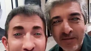 Pablo Motos y Ricardo Darín juegan a cambiar el color de sus ojos
