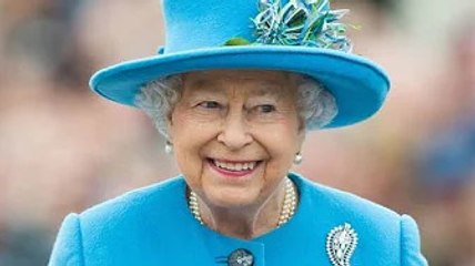 Queen uses secret phone line to call Princess Anne and horse racing expert