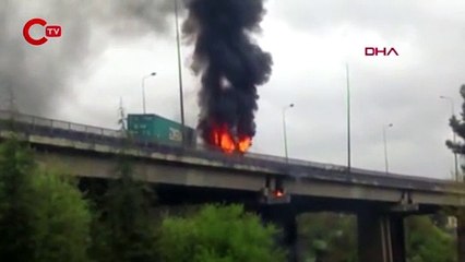 Kocaeli'de TIR yandı; otoyol ulaşıma kapandı