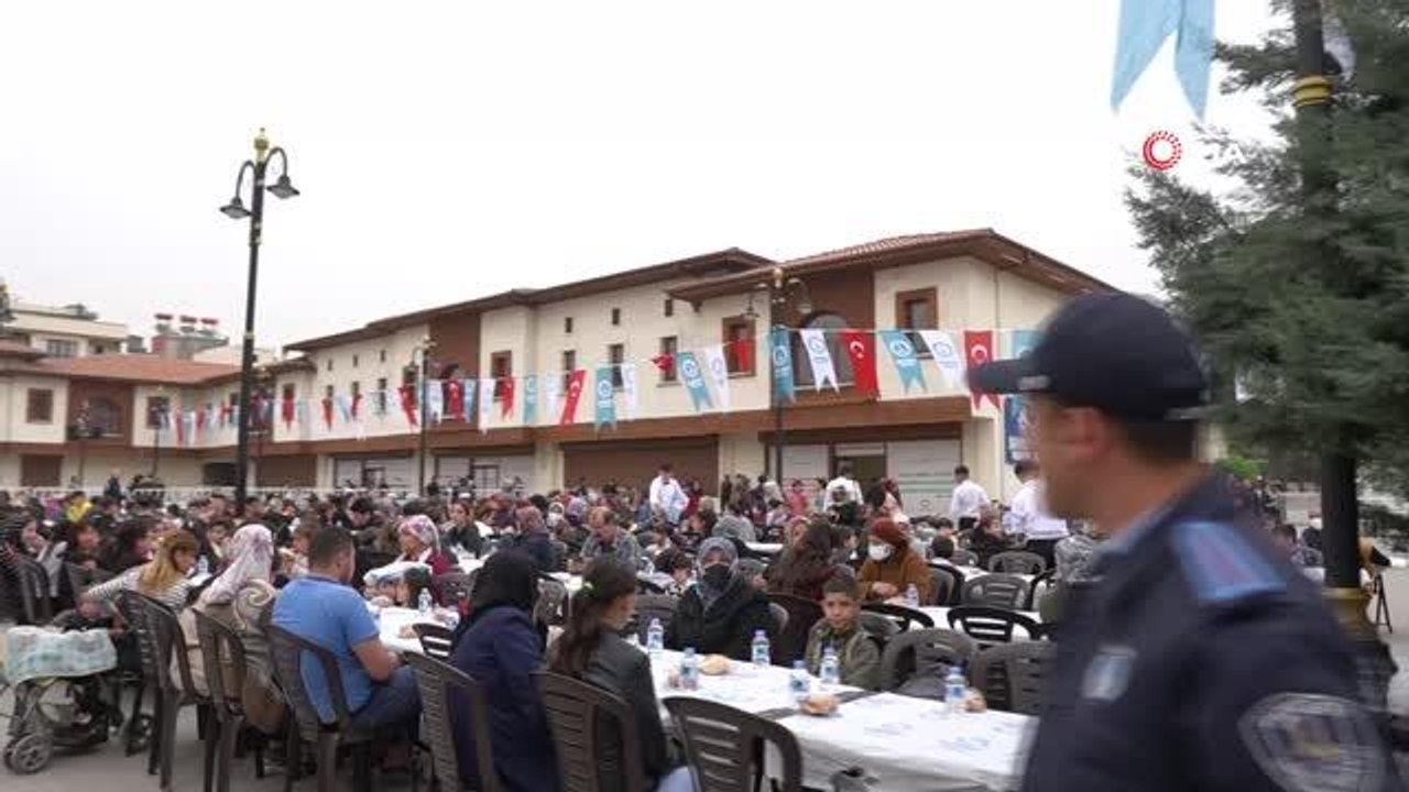 Şıh Meydanı'nda düzenlenen iftar yemeği programı 2 yıl aradan sonra devam ediyor