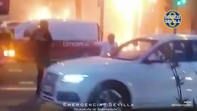 Los vecinos habían denunciado al taller incendiado en Sevilla