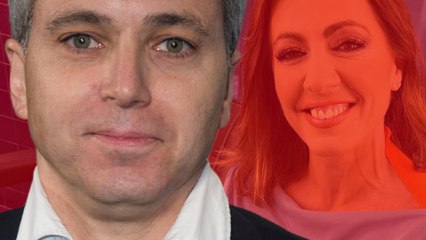 Vicente Vallés consuela a su mujer, Ángeles Blanco, tras una pérdida cercana