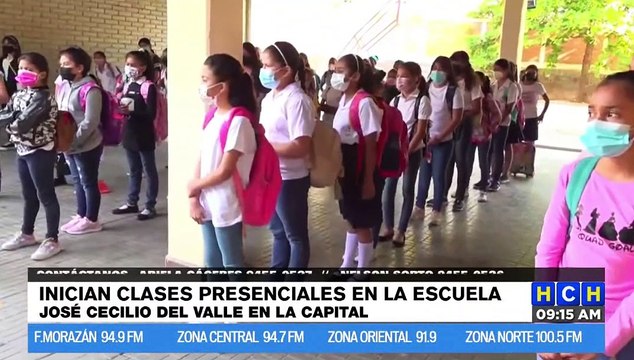 Contentas retornan a clases presenciales, niñas de la capitalina escuela Valle