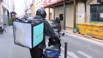 Francia, Deliveroo multata di 375.000 euro per lavoro irregolare