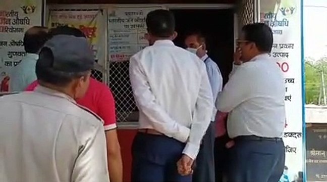 जिला कलक्टर ने पीबीएम और जिला अस्पताल की विभिन्न व्यवस्थाओं का किया निरीक्षण