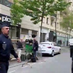 Le Pen sahte Rus banknotları ile protesto edildi