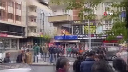 Son dakika haberi... Sultangazi'de silahlı çatışmada durakta bekleyen bir kadın vuruldu