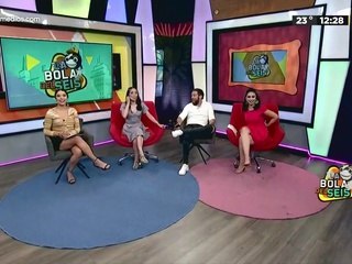 Joven ofrece sus productos en más de 8 idiomas; aprendió con turistas