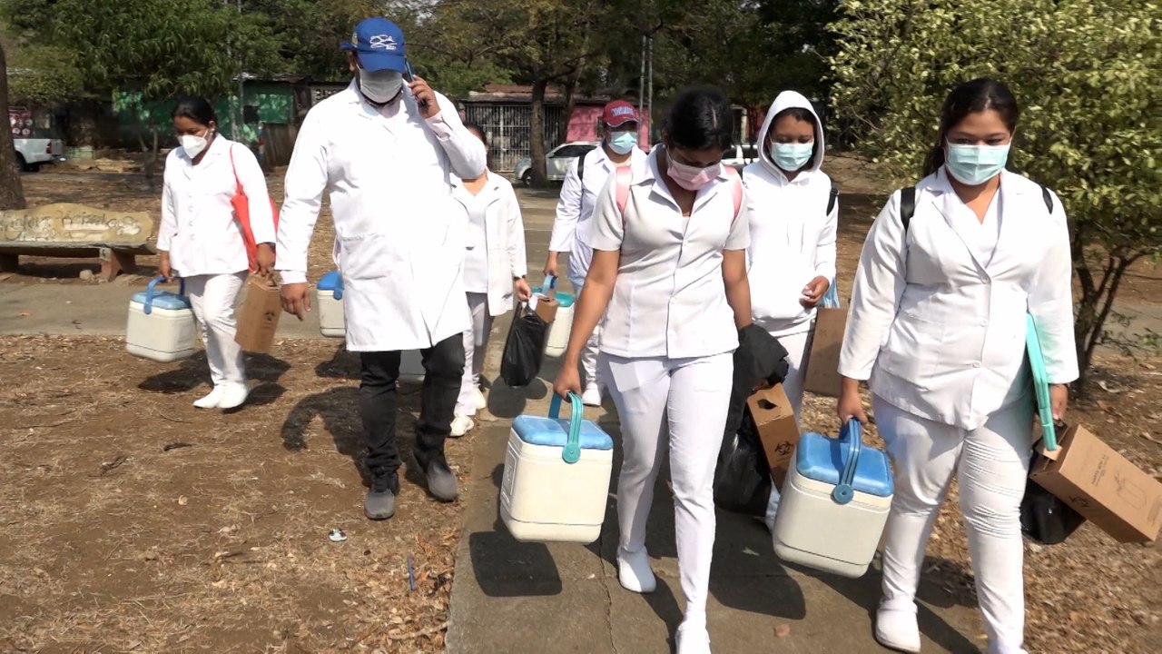 Minsa inmuniza contra la Covid-19 a pobladores del Anexo jardines de Veracruz