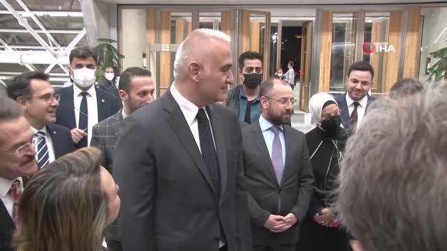 Kültür ve Turizm Bakanı Ersoy ile Sanayi ve Teknoloji Bakanı Varank Nebi Aşkına adlı konseri izledi