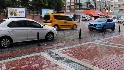Alanya’da yağmur yerini doluya bıraktı, yollar beyaza büründü
