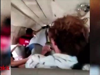 Havada korku dolu anlar! Uçağın kapısı bir anda açıldı