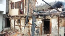 Sivas Valisi Salih Ayhan, 4 evin yandığı köyde incelemede bulundu