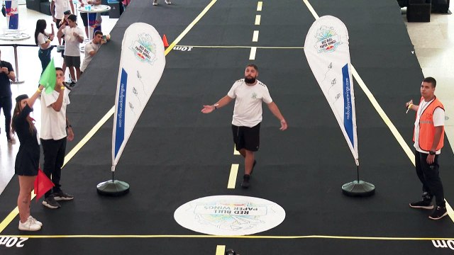 'Herdeiros' de Santos Dumont querem conquistar o céu...com aviões de papel