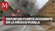 Tráiler y autobús chocan y se incendian en la México-Puebla; cierran ambos sentidos