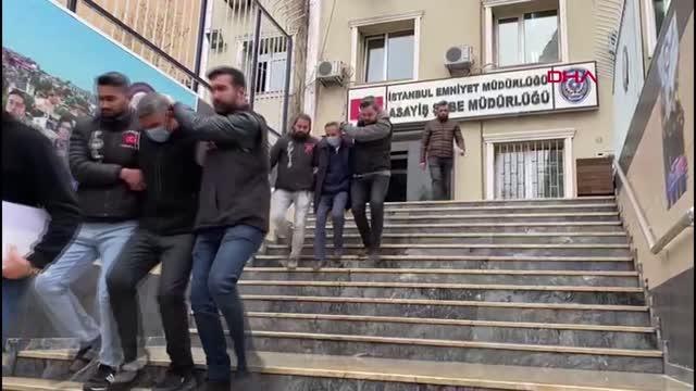 Son dakika haberleri... AKRABALARI ÖLDÜRDÜ; CESEDİ OTOMOBİL İÇİNDE BULUNDU