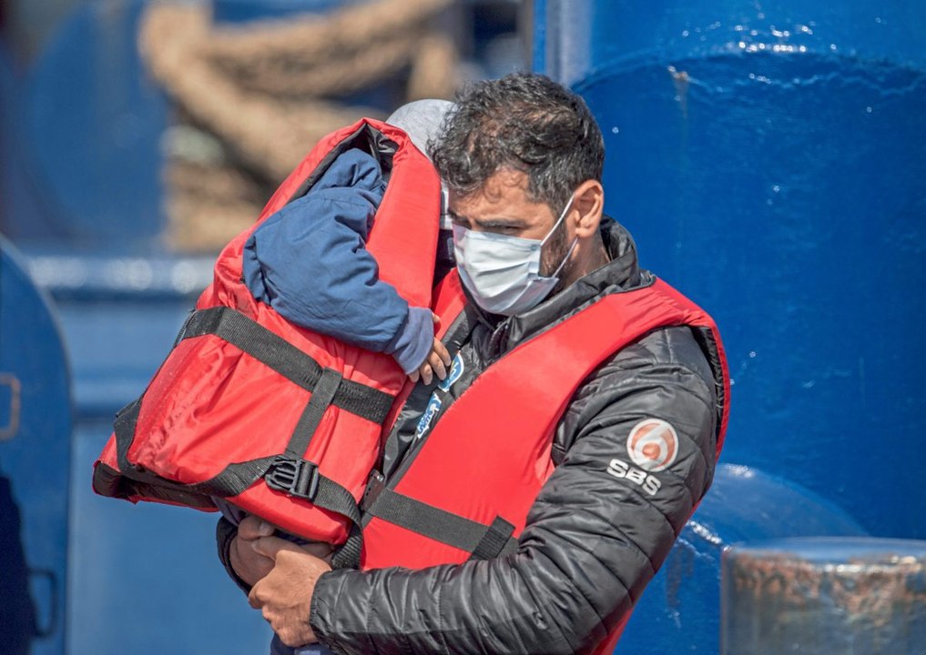 Über den Ärmelkanal Geflüchtete werden jetzt direkt nach Ruanda weitertransportiert