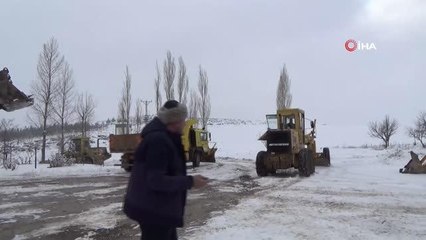 Bu fotoğraflar dün çekildi: İki insan boyu kar