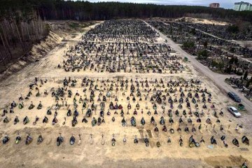 Irpin ve Bucha'da sivillerin defin işlemleri sürüyor