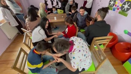 Gönüllü öğrencilerden engelli ve yaşlılara özel bakım