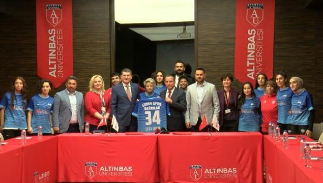 ALTINBAŞ ÜNİVERSİTESİ VE BAĞCILAR KADIN FUTBOL TAKIMI ARASINDA SPONSORLUK ANLAŞMASI
