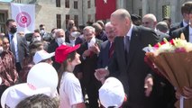 Cumhurbaşkanı Erdoğan, Meclis'te küçük sporcularla sohbet etti